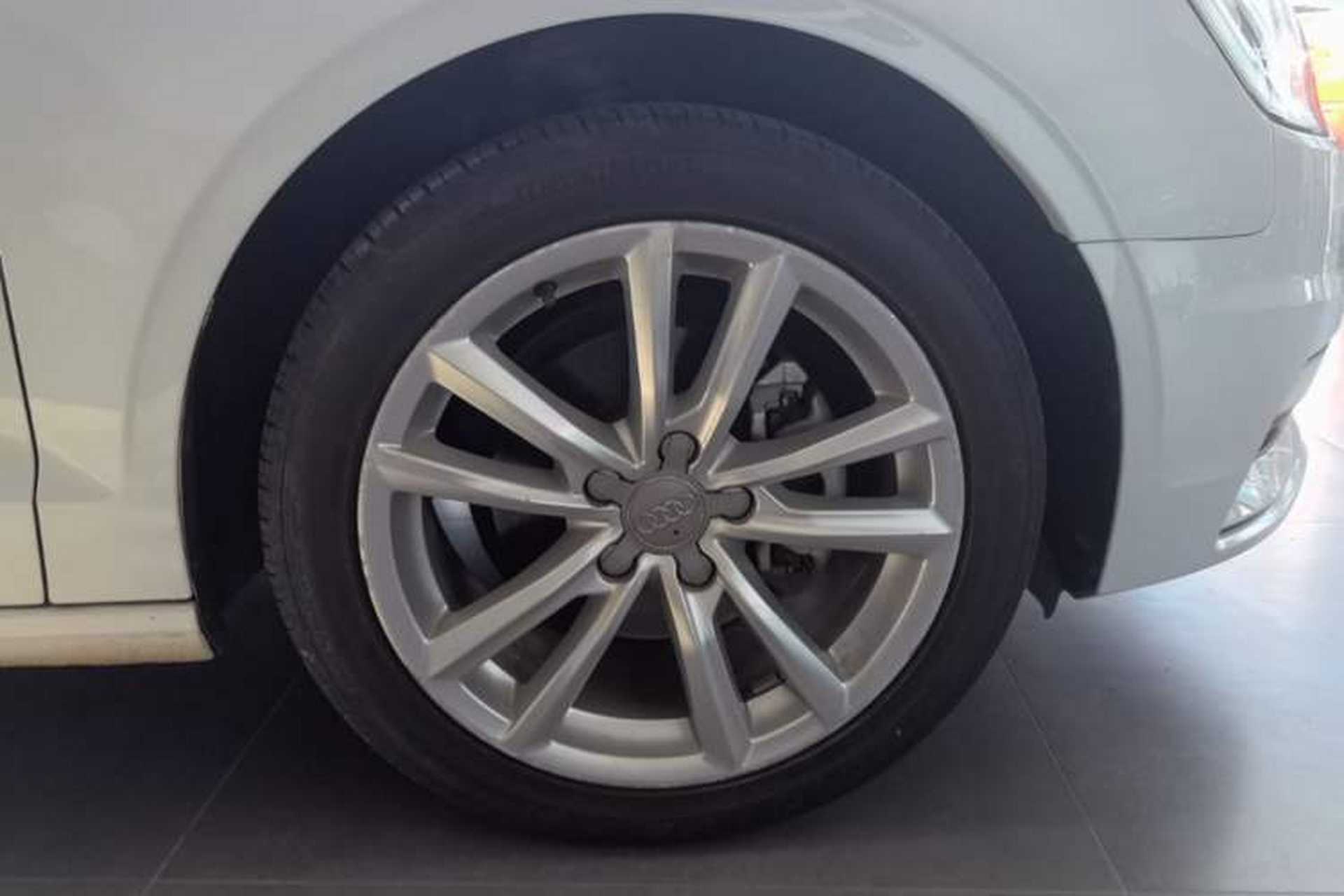 Used Audi A3 2016 Limousine 35 TFSI Style Edition Right Rear Wheel Hub