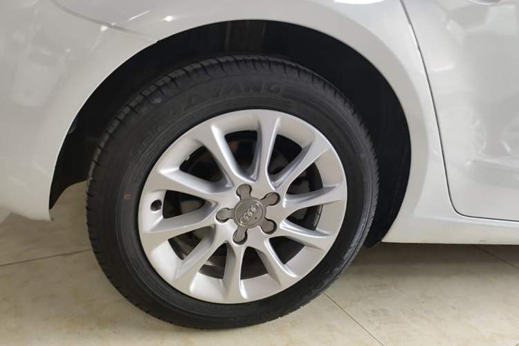 Used Audi A3 2016 Sportback 35 TFSI Ambition Right Rear Wheel Hub