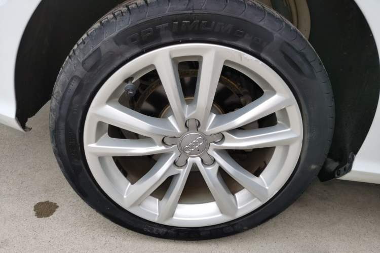 Used Audi A3 2016 Limousine 35 TFSI Style Edition Right Rear Wheel Hub