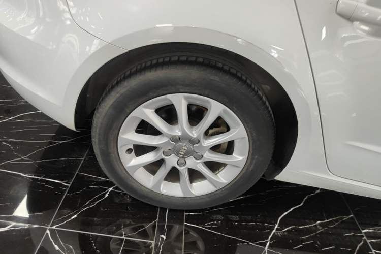Used Audi A3 2016 Sportback 35 TFSI Ambition Edition Right Rear Wheel Hub