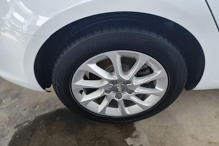 Used Audi A3 2016 Sportback 35 TFSI Ambition Right Rear Wheel Hub
