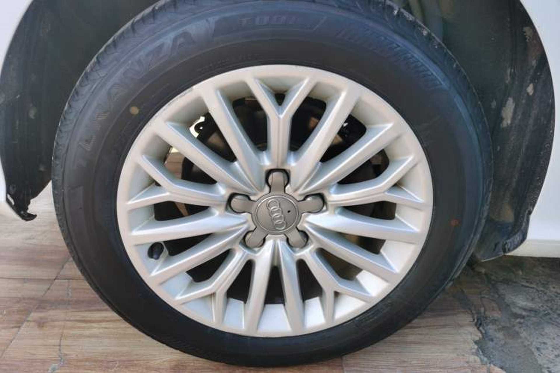Used Audi A3 2016 Limousine 35 TFSI Ambition Edition Right Rear Wheel Hub