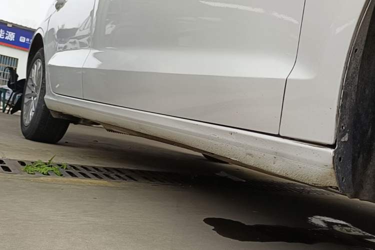 Used Audi A3 2016 Limousine 35 TFSI Ambition Edition Right Side Sill