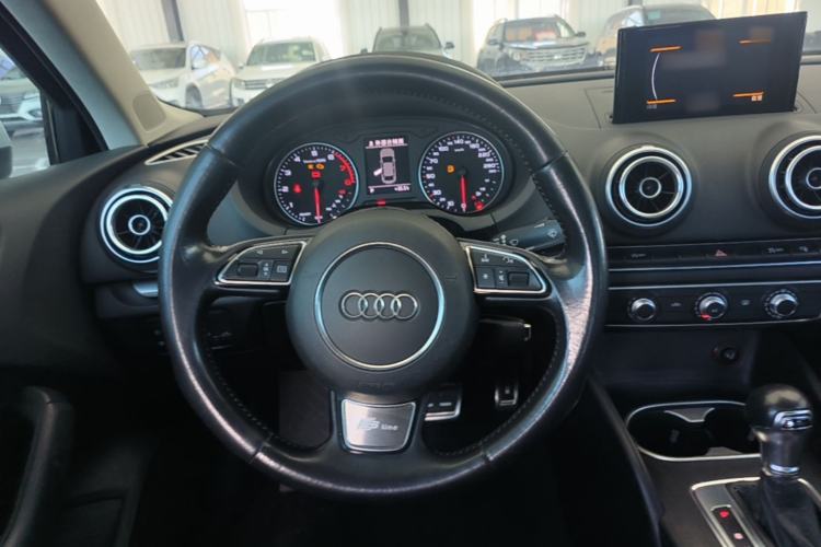 Used Audi A3 2016 Limousine 35 TFSI Ambition Edition Steering Wheel