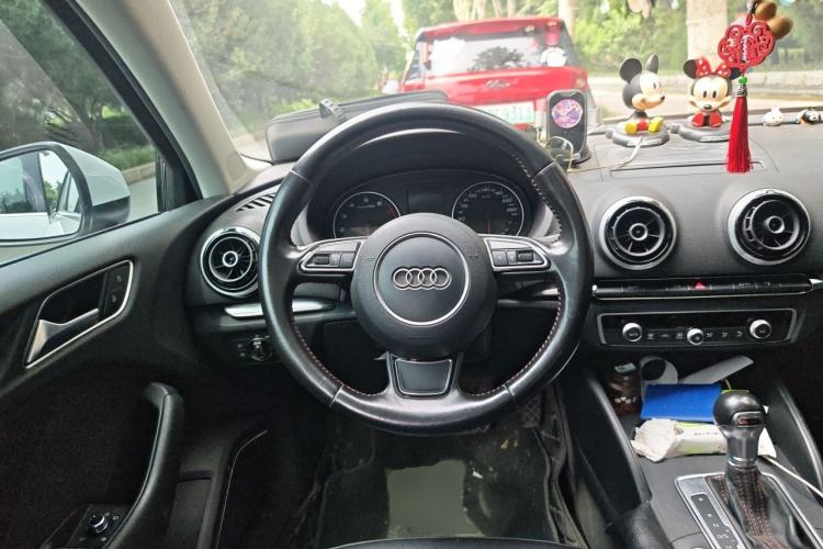 Used Audi A3 2016 Limousine 35 TFSI Special Edition Steering Wheel