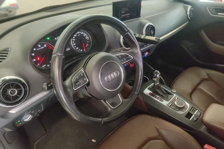 Used Audi A3 2016 Limousine 35 TFSI Style Edition Steering Wheel