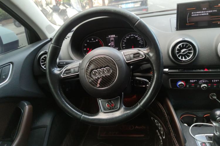 Used Audi A3 2016 Limousine 35 TFSI Style Edition Steering Wheel