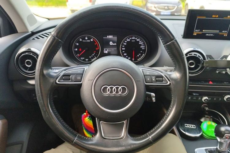Used Audi A3 2016 Limousine 35 TFSI Style Edition Steering Wheel