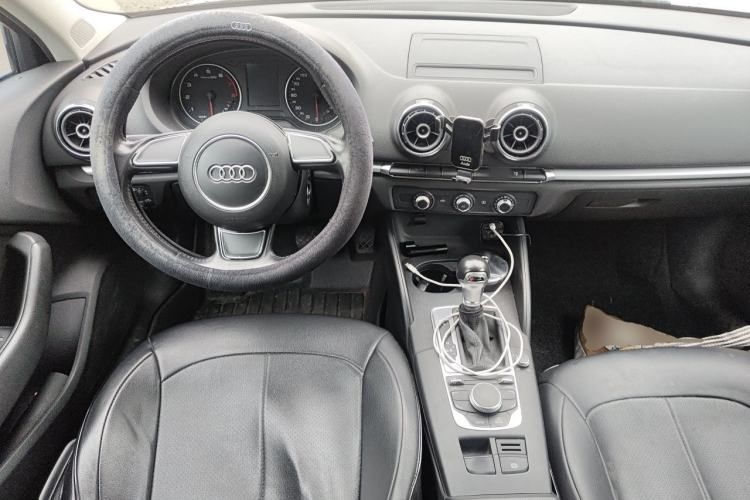 Used Audi A3 2016 Limousine 35 TFSI Ambition Edition Steering Wheel