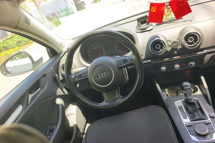 Used Audi A3 2016 Limousine 35 TFSI Prestige Edition Steering Wheel