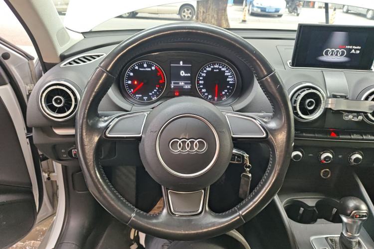 Used Audi A3 2016 Limousine 35 TFSI Ambition Edition Steering Wheel