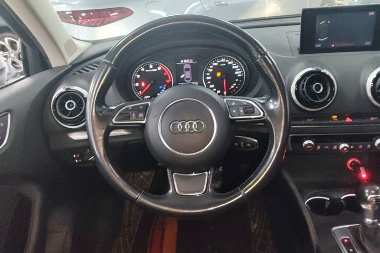 Used Audi A3 2016 Limousine 35 TFSI Style Edition Steering Wheel