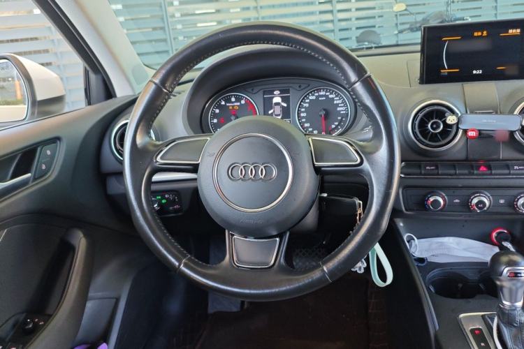 Used Audi A3 2016 Limousine 35 TFSI Ambition Edition Steering Wheel