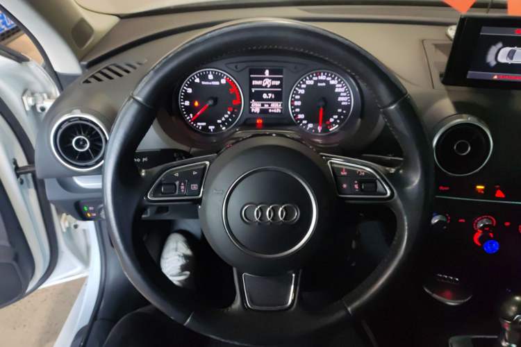 Used Audi A3 2016 Limousine 35 TFSI Prestige Edition Steering Wheel