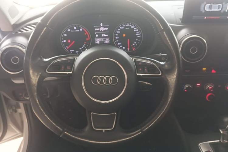 Used Audi A3 2016 Limousine 35 TFSI Prestige Edition Steering Wheel
