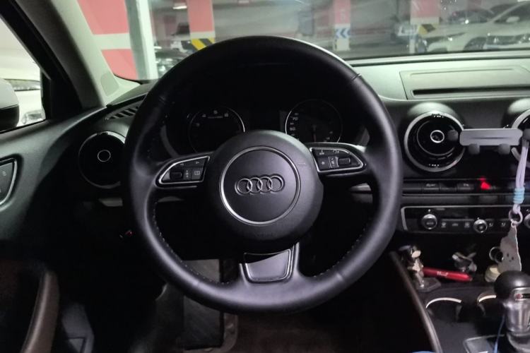 Used Audi A3 2016 Limousine 35 TFSI Style Edition Steering Wheel