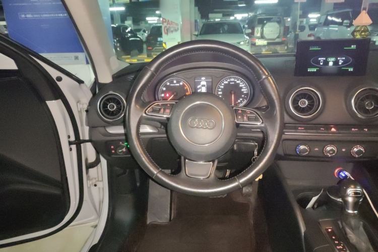 Used Audi A3 2016 Limousine 35 TFSI Prestige Edition Steering Wheel