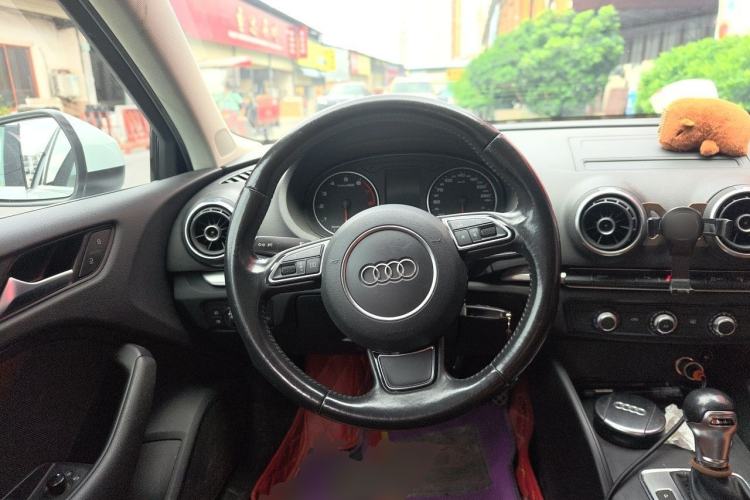 Used Audi A3 2016 Limousine 35 TFSI Prestige Edition Steering Wheel