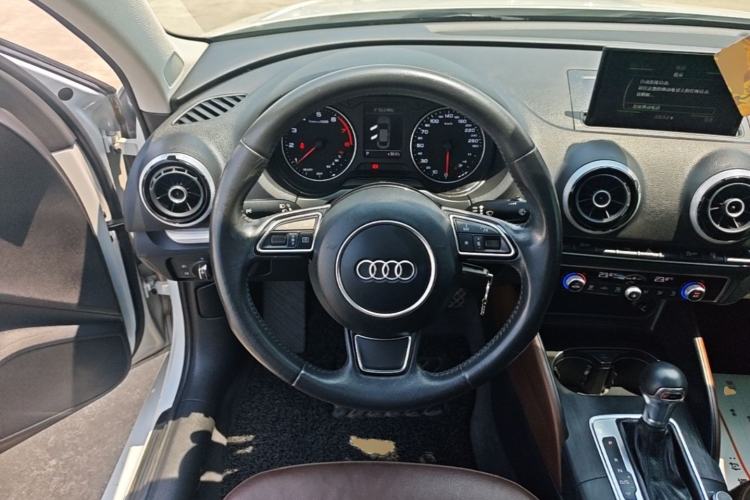Used Audi A3 2016 Limousine 35 TFSI Style Edition Steering Wheel