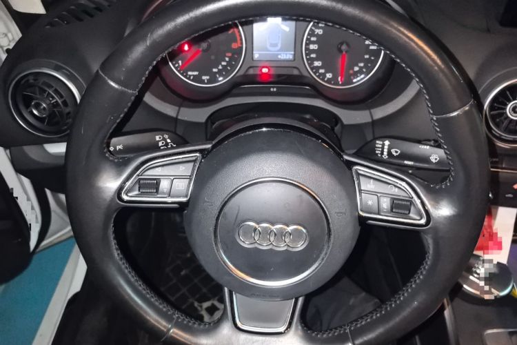 Used Audi A3 2016 Limousine 35 TFSI Ambition Edition Steering Wheel