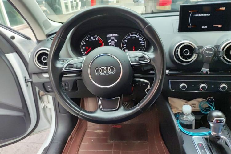 Used Audi A3 2016 Limousine 35 TFSI Ambition Edition Steering Wheel