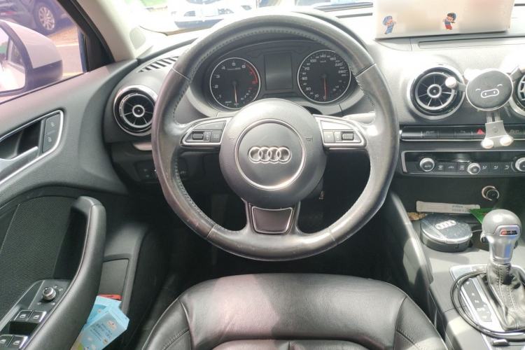 Used Audi A3 2016 Limousine 35 TFSI Style Edition Steering Wheel