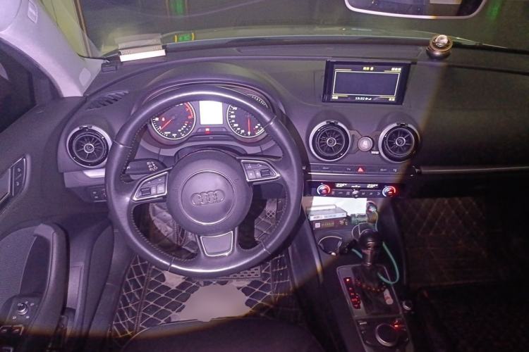 Used Audi A3 2016 Limousine 35 TFSI Style Edition Steering Wheel