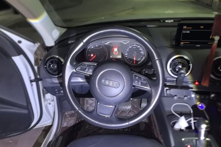 Used Audi A3 2016 Limousine 40 TFSI Style Edition Steering Wheel
