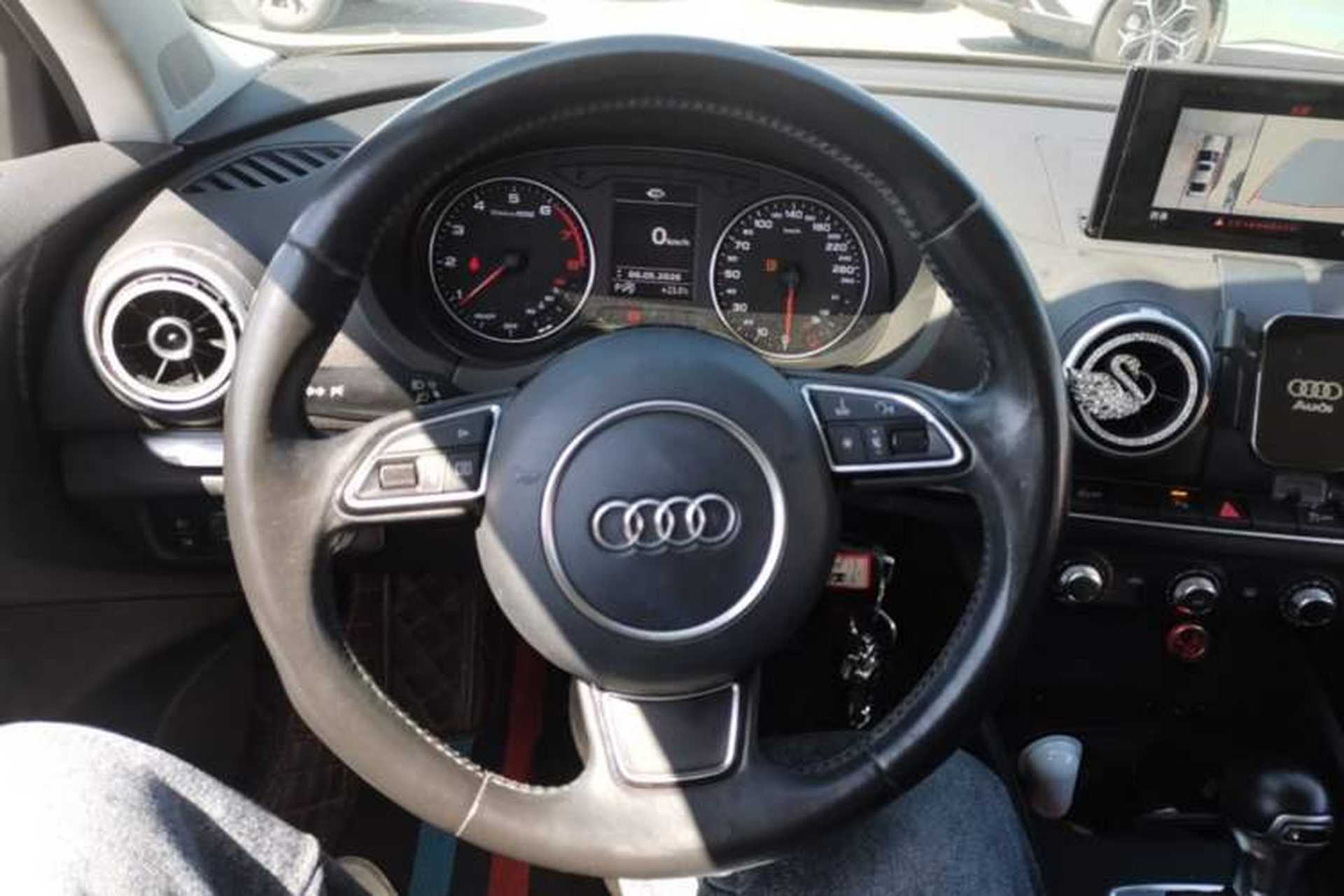 Used Audi A3 2016 Limousine 35 TFSI Prestige Edition Steering Wheel
