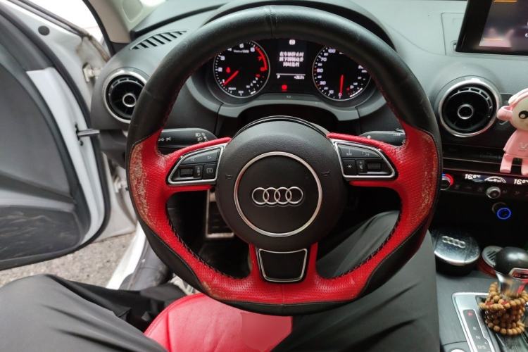 Used Audi A3 2016 Limousine 35 TFSI Prestige Edition Steering Wheel