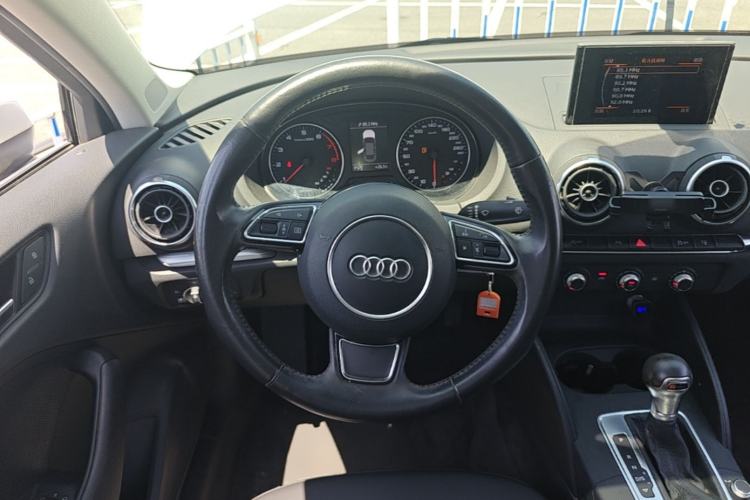 Used Audi A3 2016 Limousine 35 TFSI Prestige Edition Steering Wheel