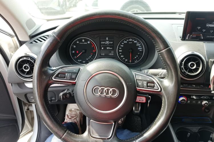 Used Audi A3 2016 Limousine 35 TFSI Style Edition Steering Wheel