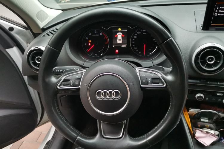 Used Audi A3 2016 Limousine 40 TFSI Style Edition Steering Wheel