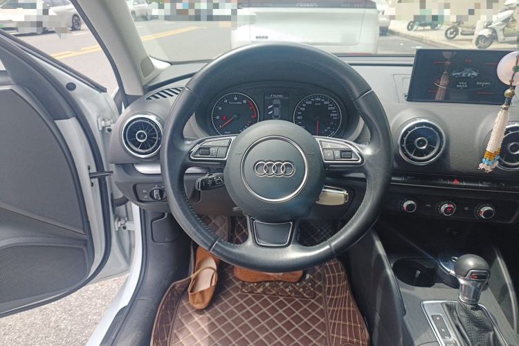 Used Audi A3 2016 Limousine 35 TFSI Ambition Edition Steering Wheel
