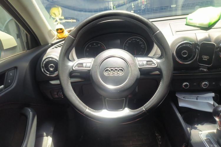 Used Audi A3 2016 Limousine 35 TFSI Prestige Edition Steering Wheel