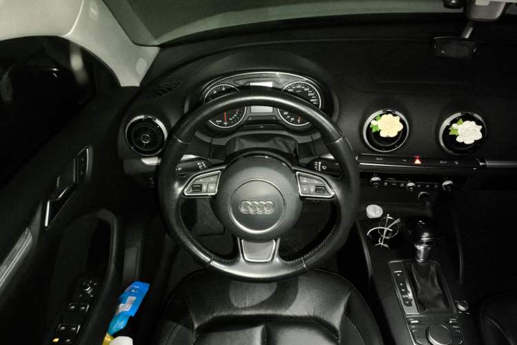 Used Audi A3 2016 Limousine 35 TFSI Style Edition Steering Wheel