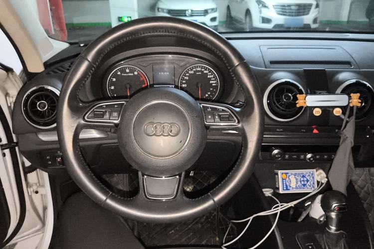 Used Audi A3 2016 Limousine 35 TFSI Style Edition Steering Wheel