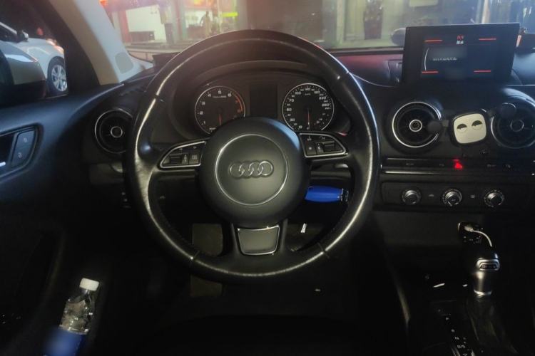Used Audi A3 2016 Limousine 35 TFSI Prestige Edition Steering Wheel