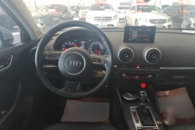 Used Audi A3 2016 Limousine 35 TFSI Style Edition Steering Wheel