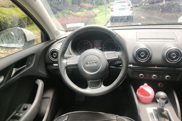 Used Audi A3 2016 Limousine 35 TFSI Ambition Edition Steering Wheel