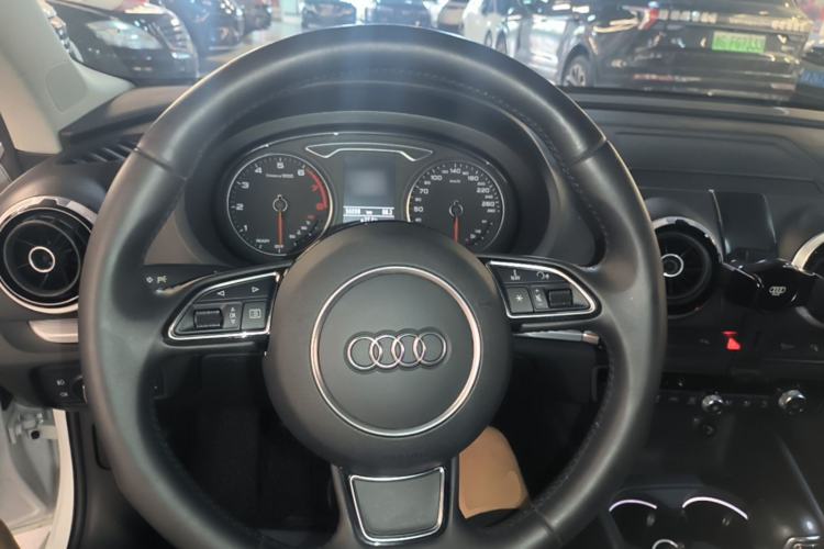 Used Audi A3 2016 Limousine 40 TFSI Style Edition Steering Wheel