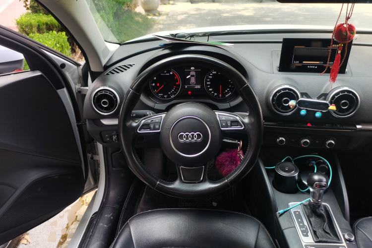 Used Audi A3 2016 Limousine 35 TFSI Prestige Edition Steering Wheel