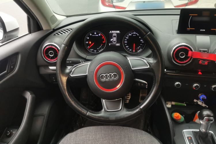 Used Audi A3 2016 Limousine 35 TFSI Ambition Edition Steering Wheel