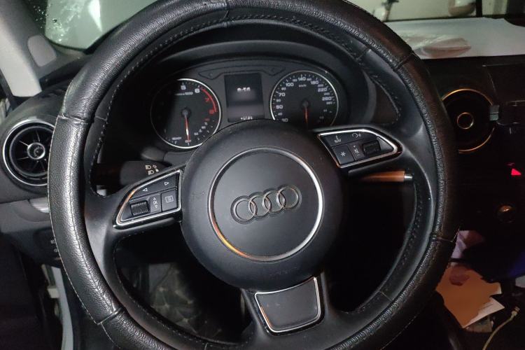 Used Audi A3 2016 Limousine 35 TFSI Prestige Edition Steering Wheel