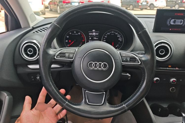 Used Audi A3 2016 Limousine 35 TFSI Prestige Edition Steering Wheel