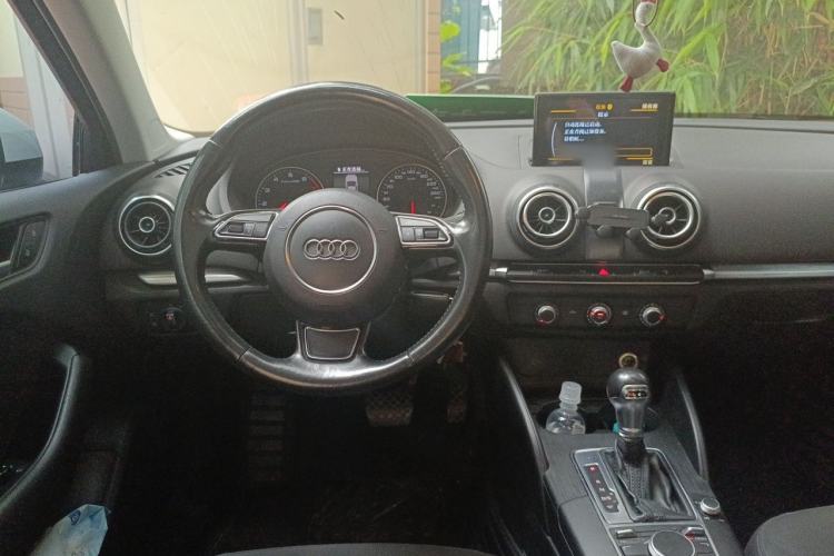Used Audi A3 2016 Limousine 35 TFSI Prestige Edition Steering Wheel