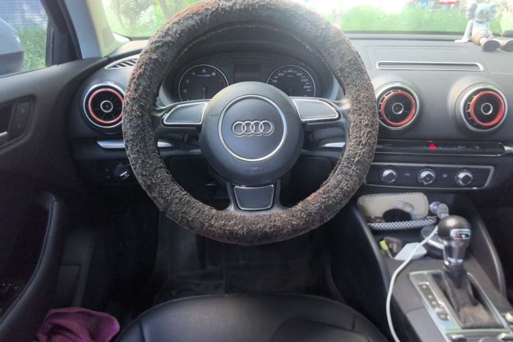 Used Audi A3 2016 Limousine 35 TFSI Ambition Edition Steering Wheel