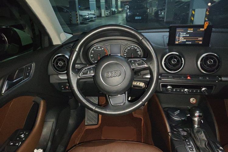 Used Audi A3 2016 Limousine 35 TFSI Style Edition Steering Wheel