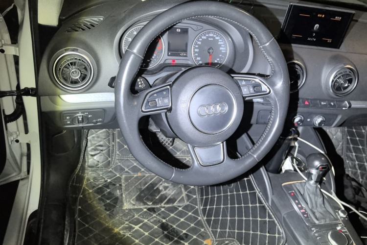 Used Audi A3 2016 Limousine 35 TFSI Prestige Edition Steering Wheel