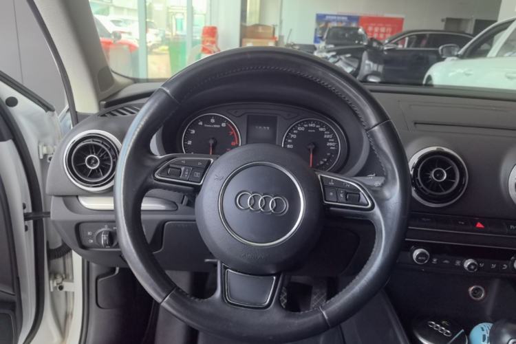 Used Audi A3 2016 Limousine 35 TFSI Style Edition Steering Wheel